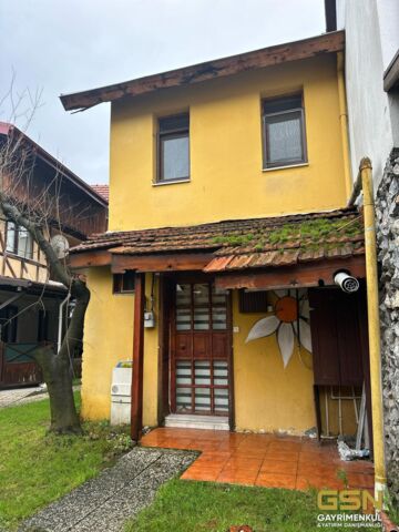 3-SAPANCADA SİTE İÇERİSİNDE SATILIK TRİBLEKS VİLLA